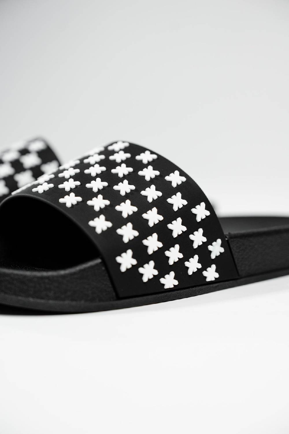 Karo Kauer Slipper Logo Sonderangebot der Fabrik