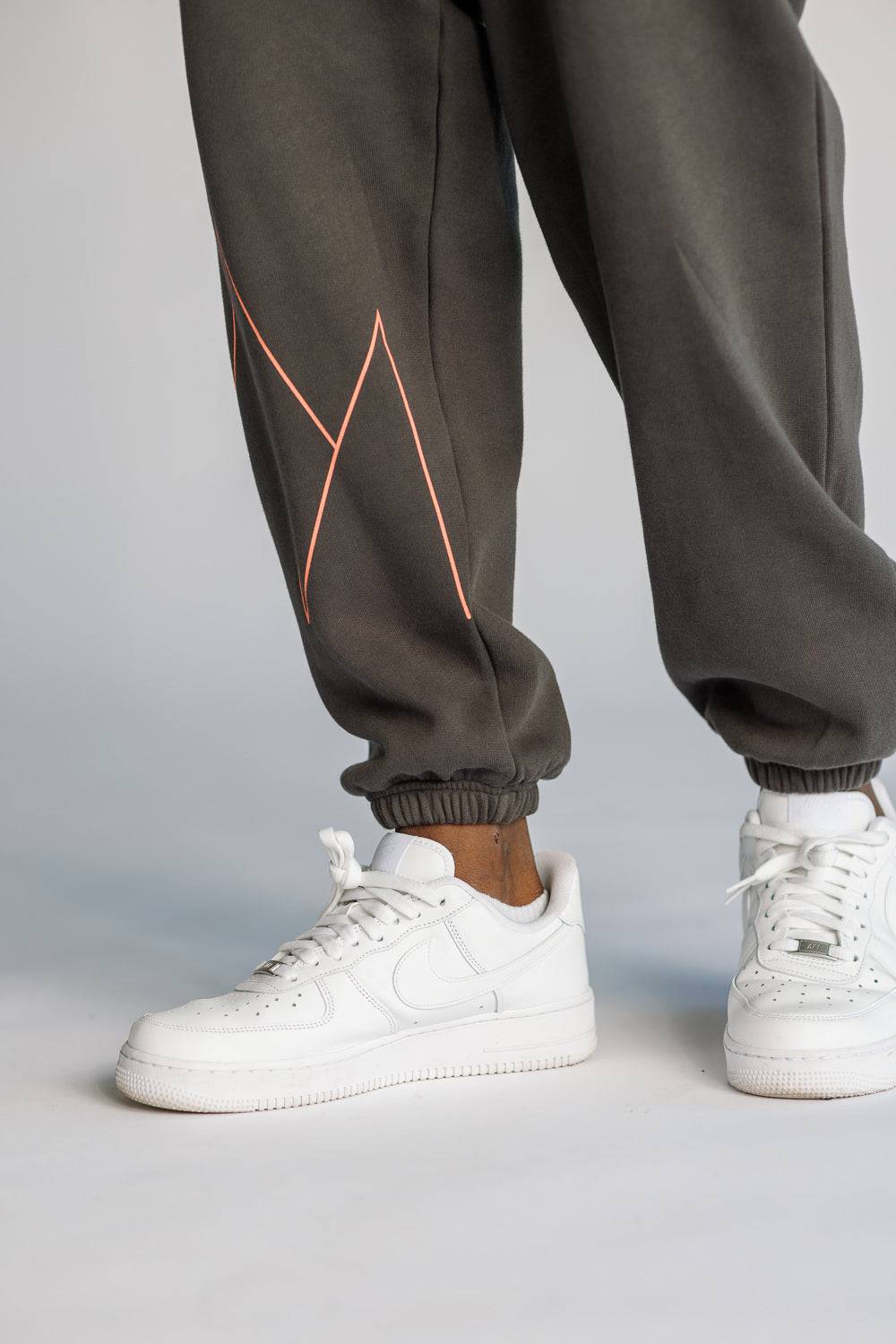 Karo Kauer Jogger Pants Graphit Begrenzt auf 3 Tage