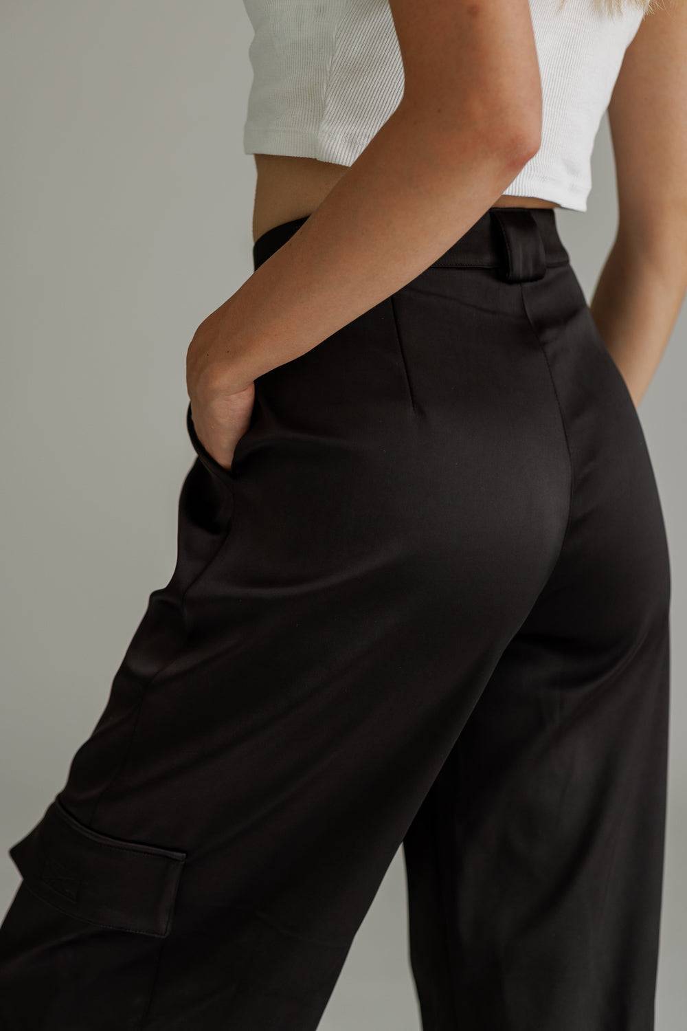 Karo Kauer Satin Pants Black Speichern exportieren