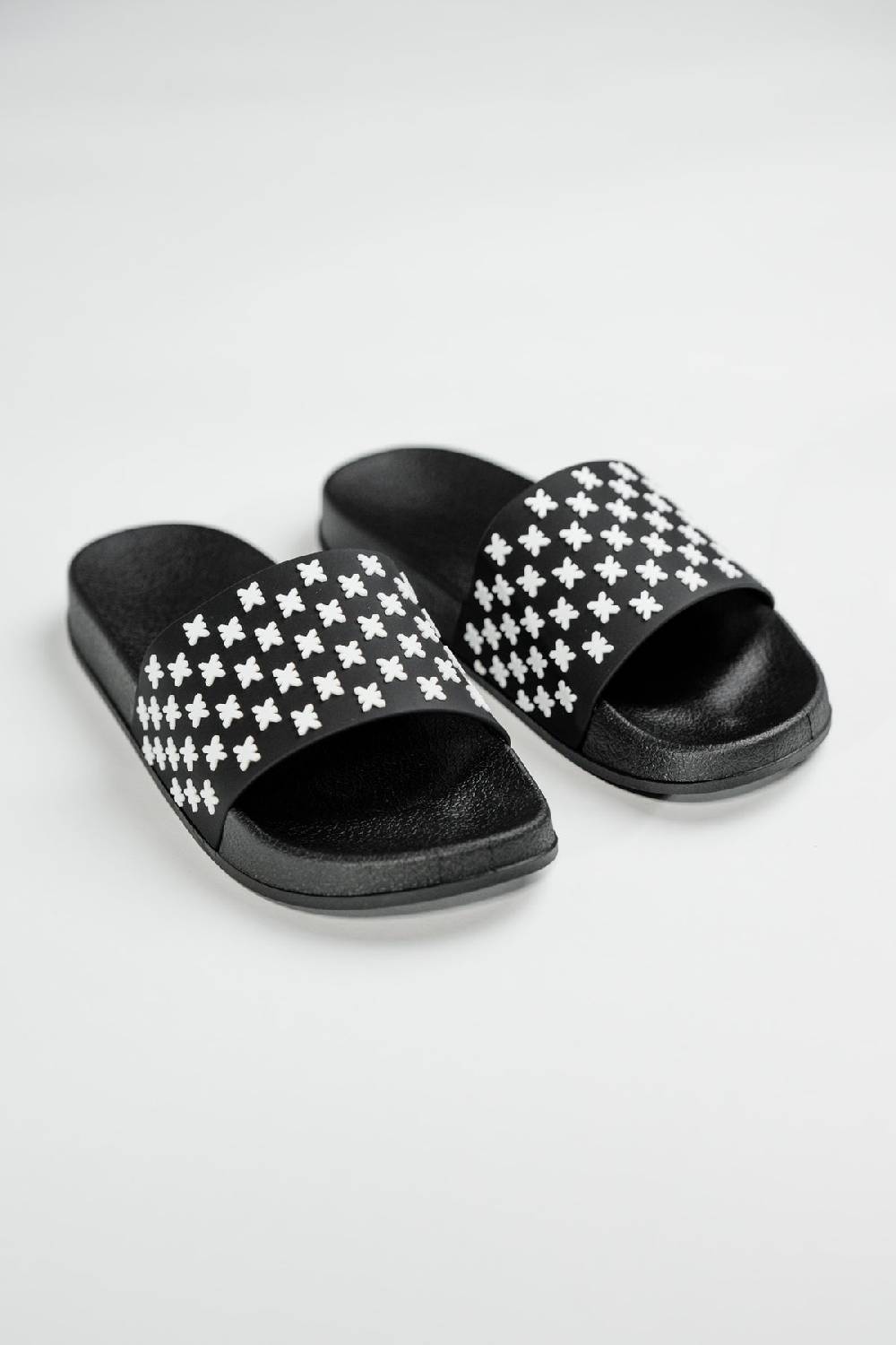 Karo Kauer Slipper Logo Letzter Tag