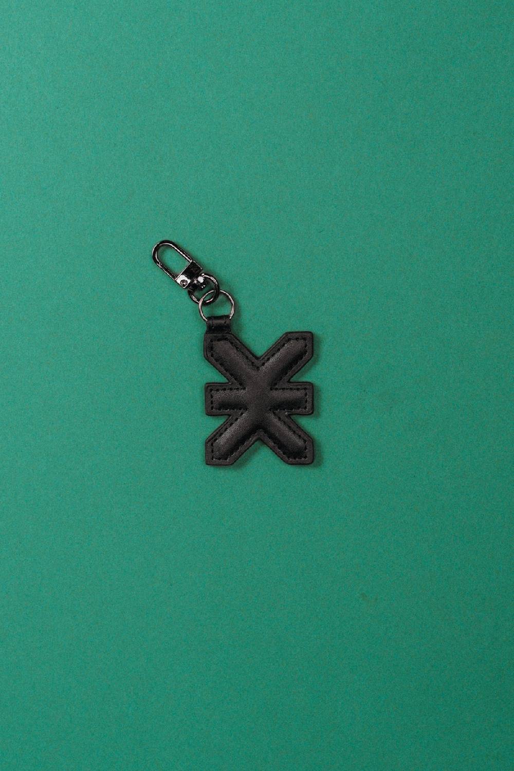 Karo Kauer Puffer Charm Logo Verkauf