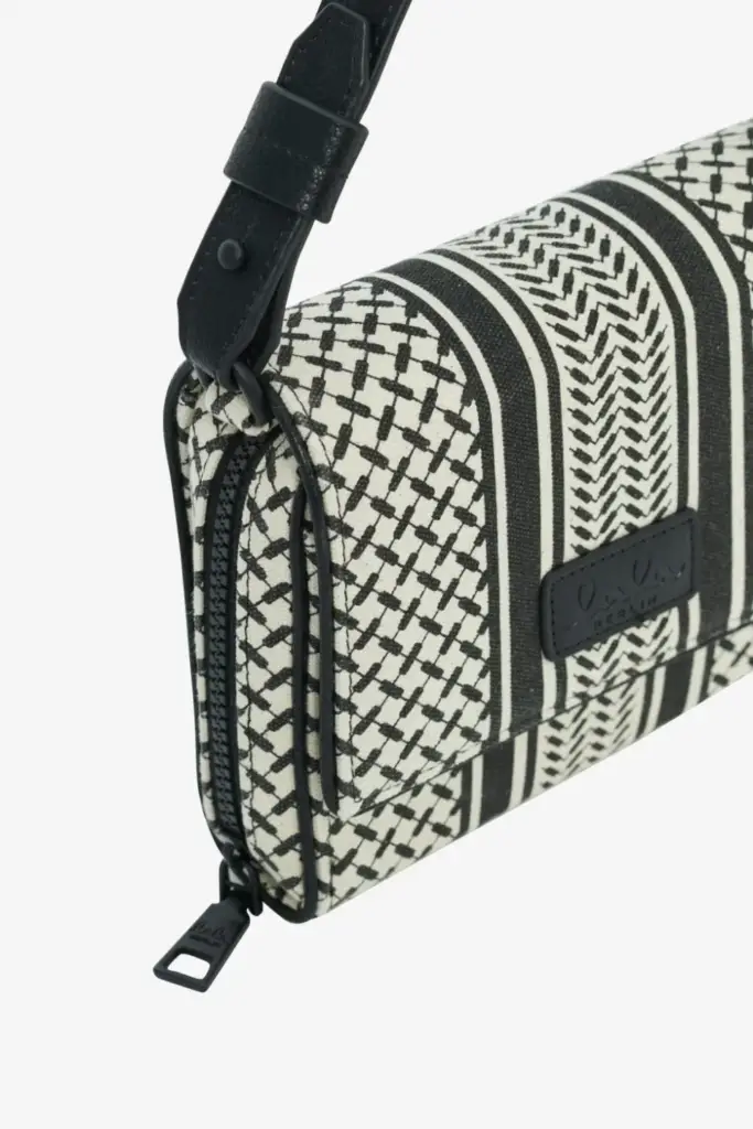 Lala Berlin Crossbody Migrid canvas heritage stripe black Kostenloser Versand international