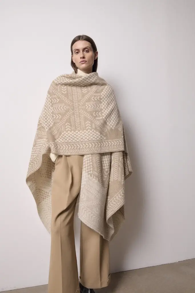 Lala Berlin Poncho Pineo wool mix heritage star sand Rabatt