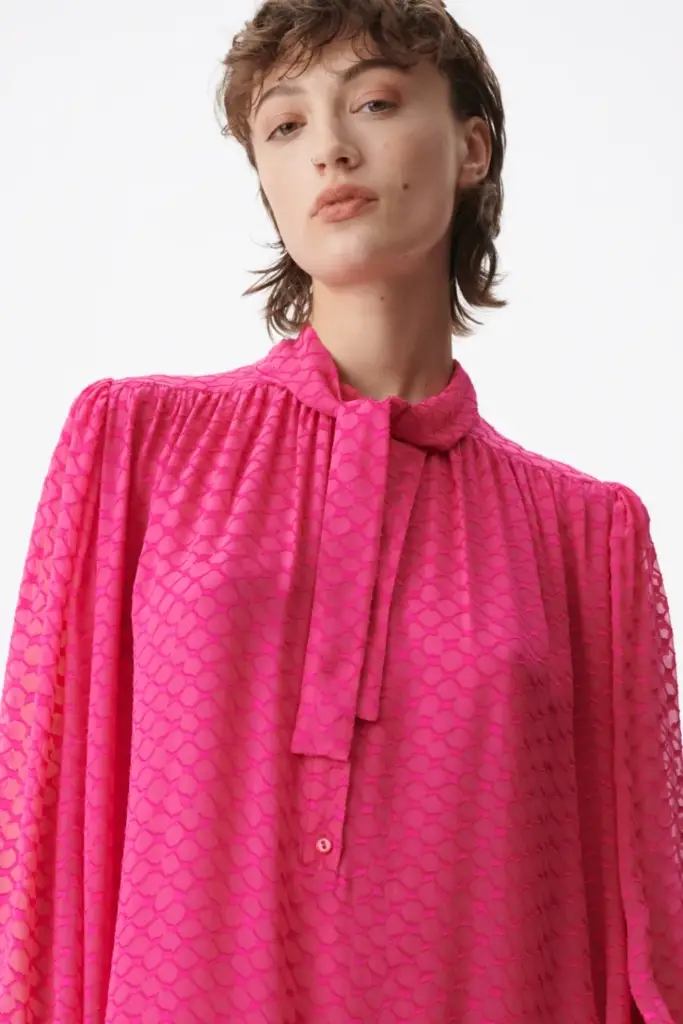 Lala Berlin Dress Day viscose/silk blend polka dot dragonfruit Große Rabatte