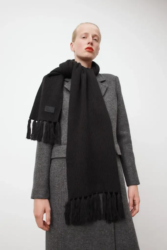 Lala Berlin Scarf Aminas wool mix lala black Fabrikverkauf
