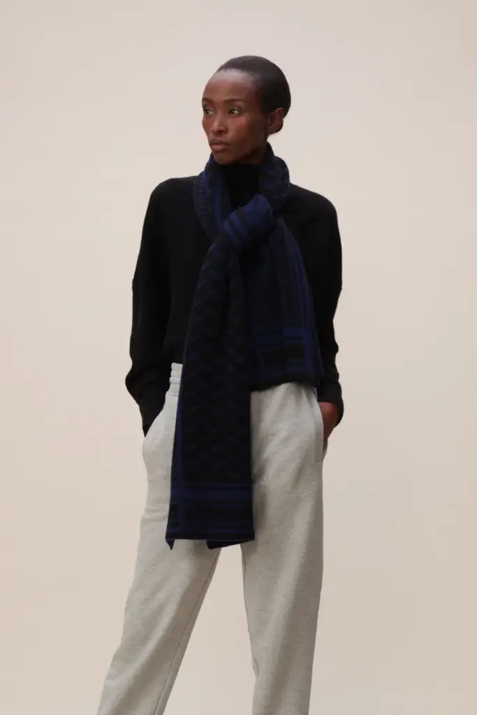 Lala Berlin Scarf Chuck cashmere dark blue Saisonschlussverkauf