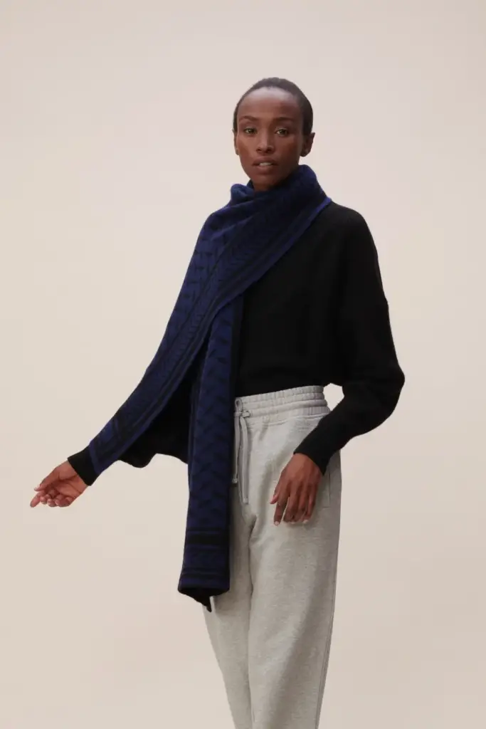 Lala Berlin Scarf Chuck cashmere dark blue Saisonschlussverkauf