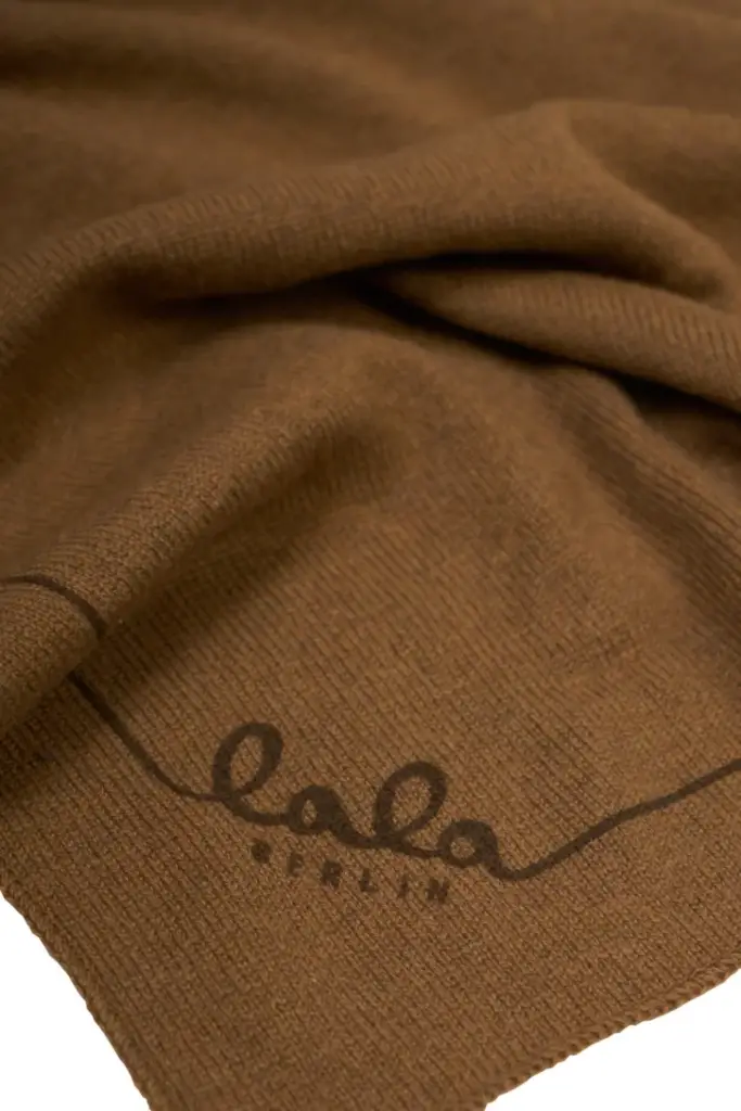 Lala Berlin Triangle Solid M cashmere mocca Räumungsverkauf