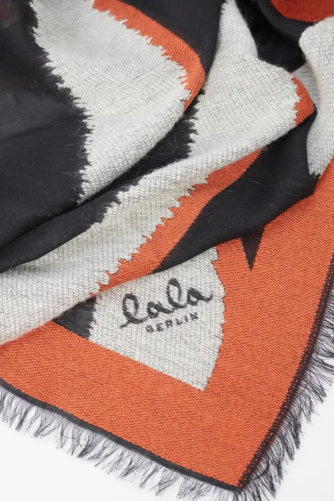 Lala Berlin Triangle Ajen wool mix bold zebra black Clearance-Verkauf