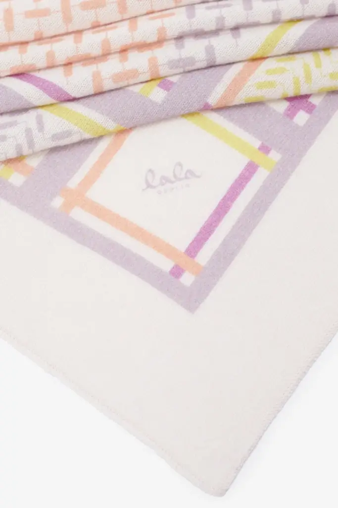 Lala Berlin Triangle Puzzle cashmere cream/pastels Im Verkauf