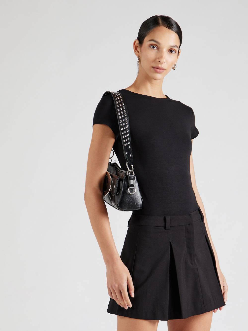 ABOUT YOU Shirt 'Ellinor' in Black, White Online Outlet