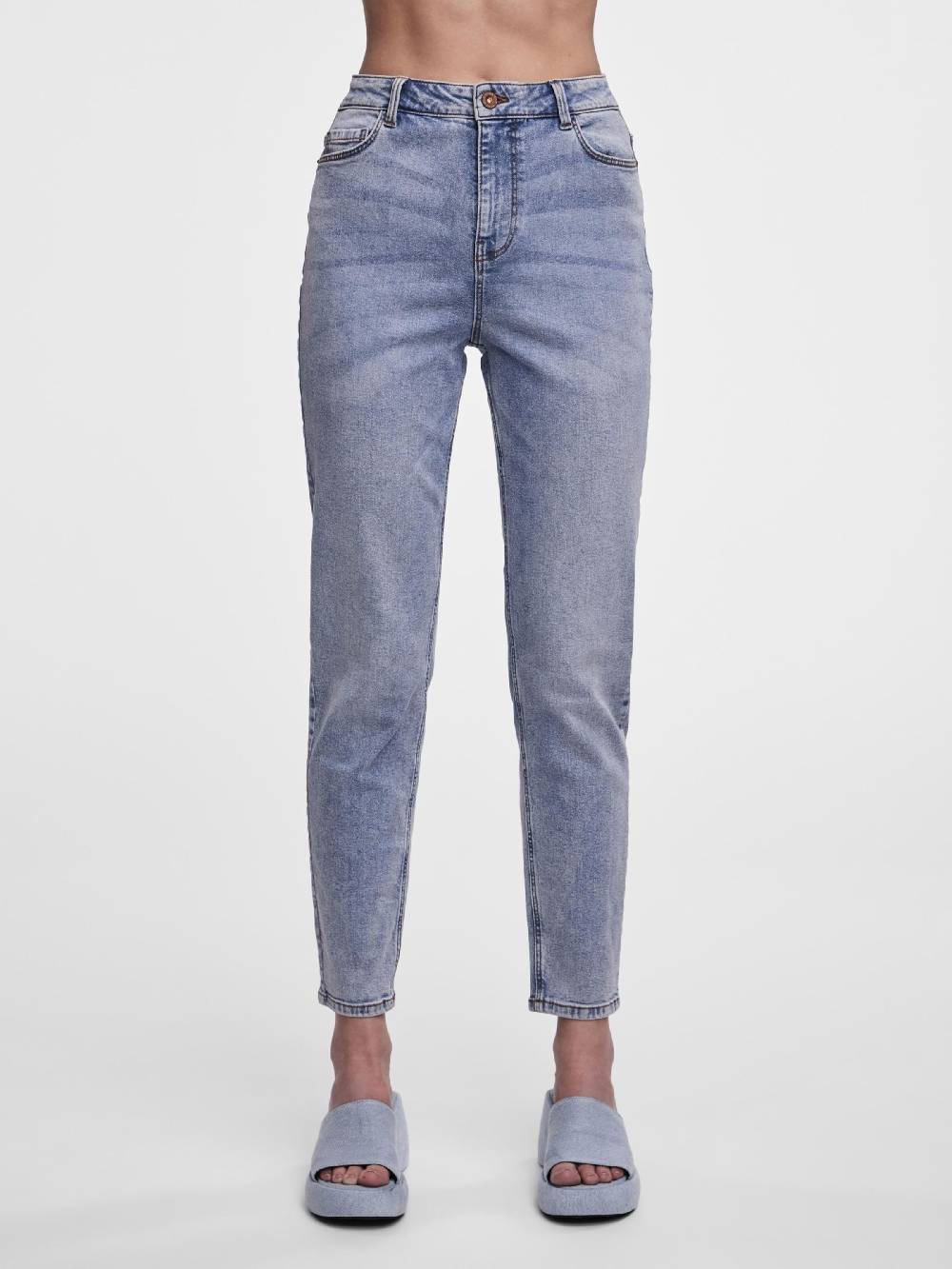 PIECES Tapered Jeans 'Kesia' in Light Blue Blitzangebot