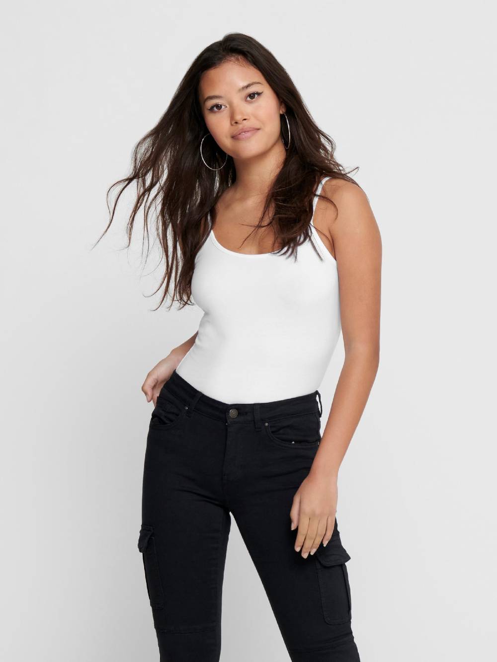 ONLY Top 'Love' in Black, White Im Verkauf