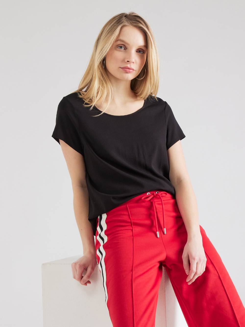VERO MODA Shirt 'VMBella' in Black Angebote