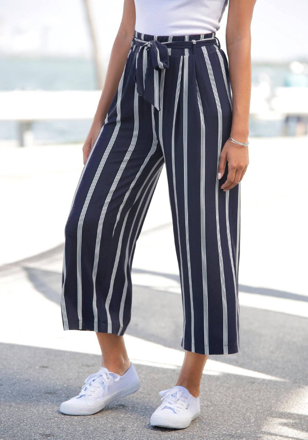 LASCANA Wide leg Pants in Navy Letzte 3 Tage