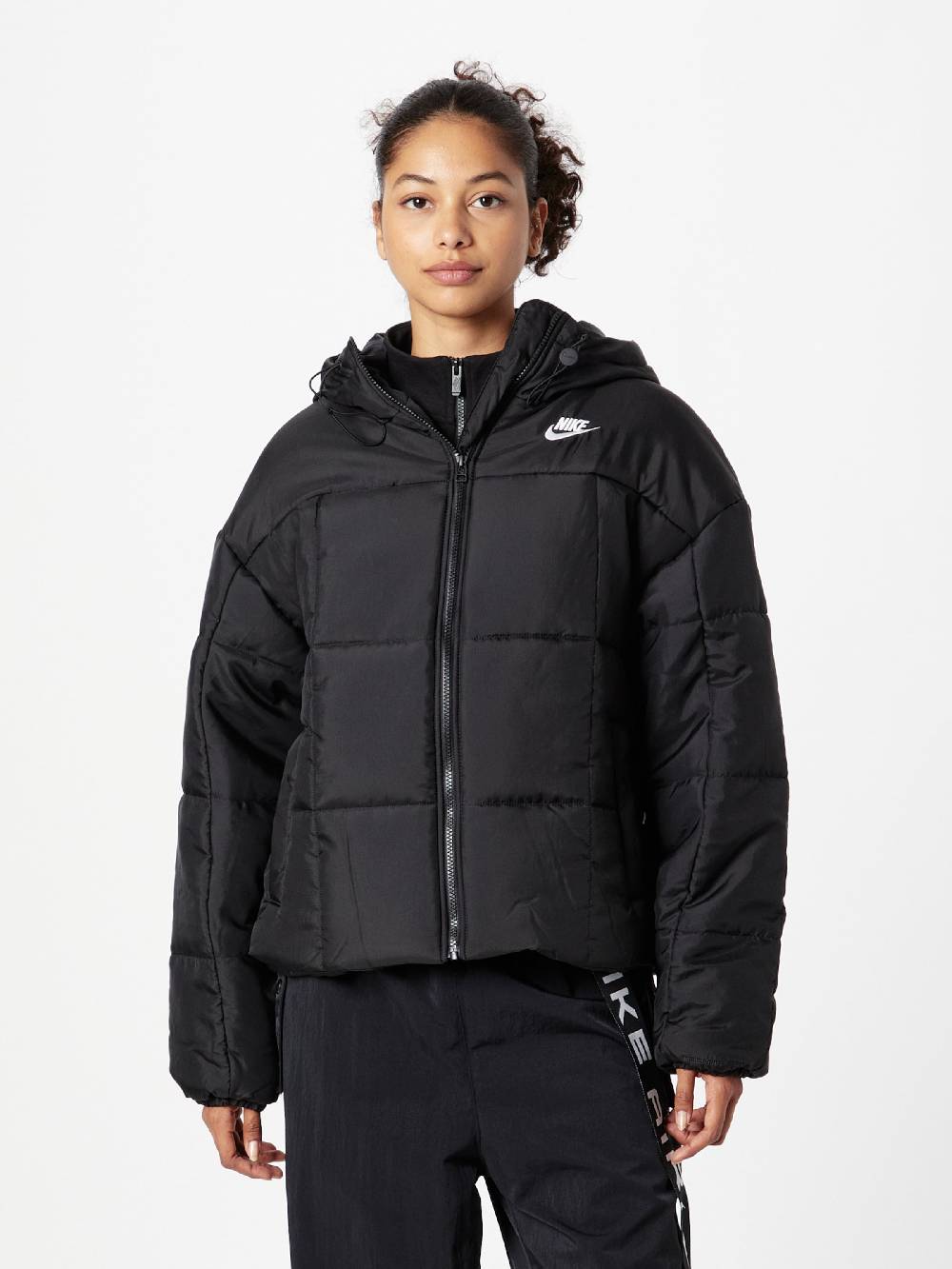 Nike Sportswear Winter Jacket 'Essentials' in Black Kostenloser Versand