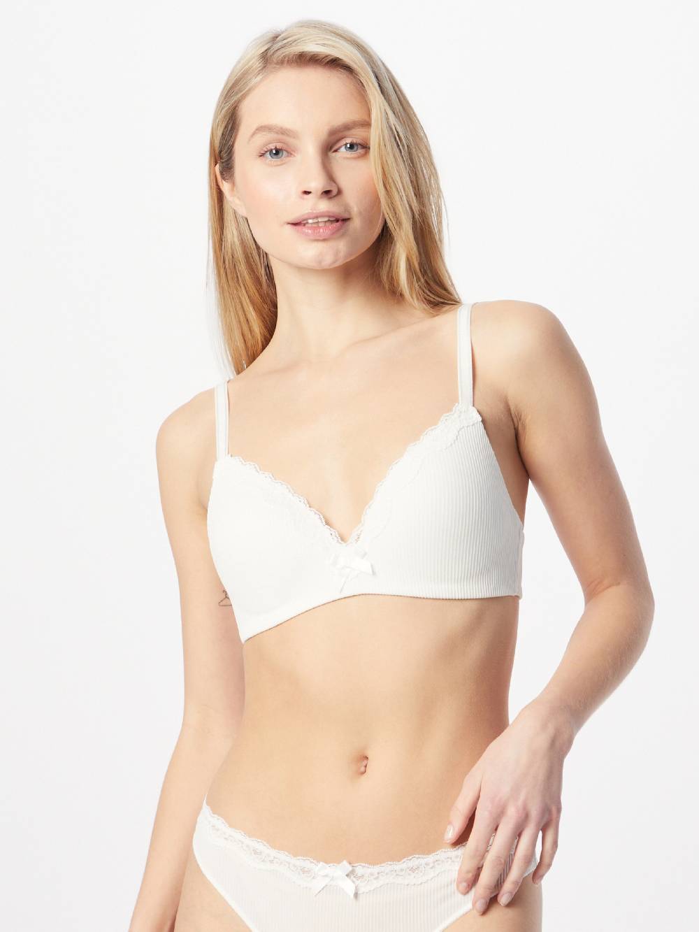 Hunkemöller Triangle Bra 'Lola' in White Neueste Mode