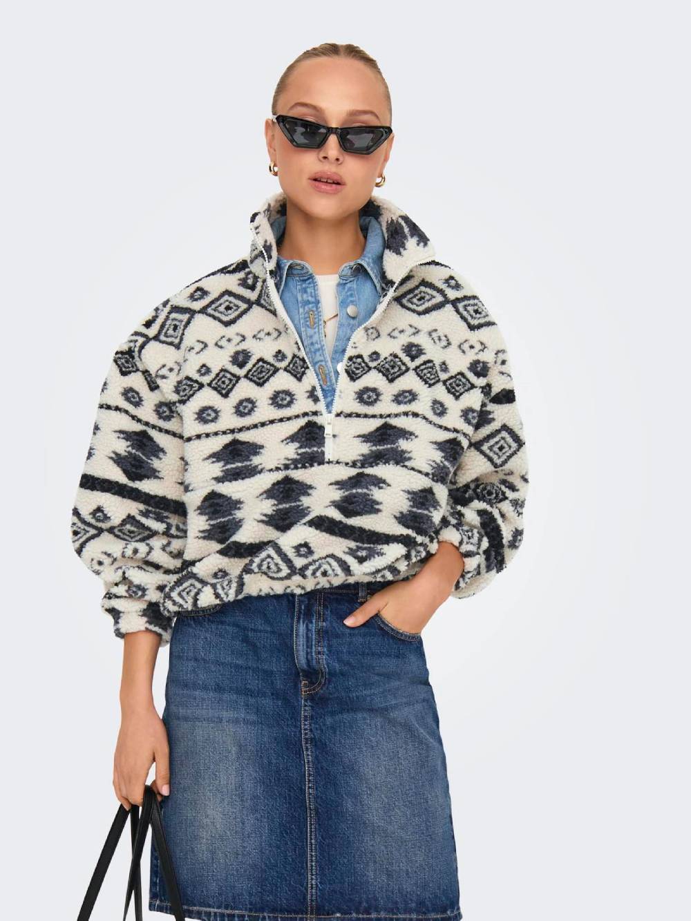 ONLY Sweatshirt 'ONLJANNE' in Beige Outlet