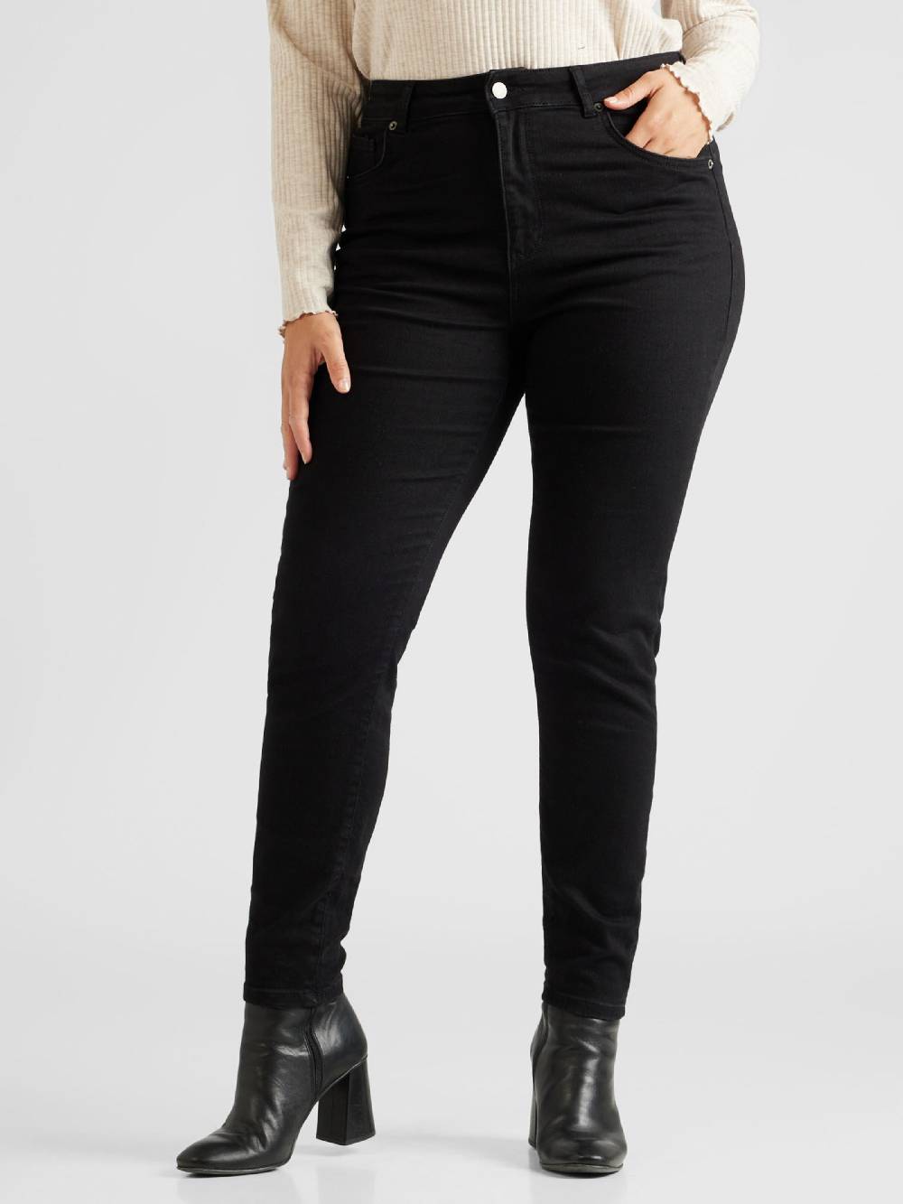 ABOUT YOU Curvy Skinny Jeans 'Helena' in Black Denim Black Friday Preise