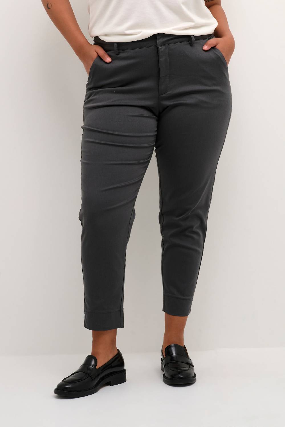 KAFFE CURVE Slim fit Chino Pants 'Leana' in Dark Grey Versandkostenfrei