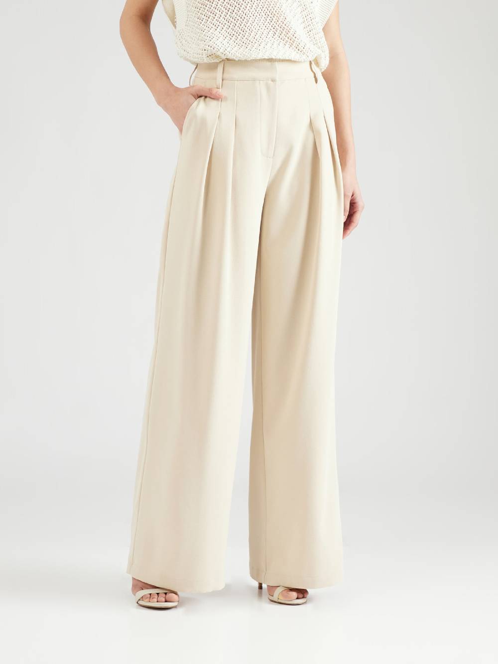 ABOUT YOU x Iconic by Tatiana Kucharova Loose fit Pleat-Front Pants 'Mathilda' in Cream Jubiläumsangebot