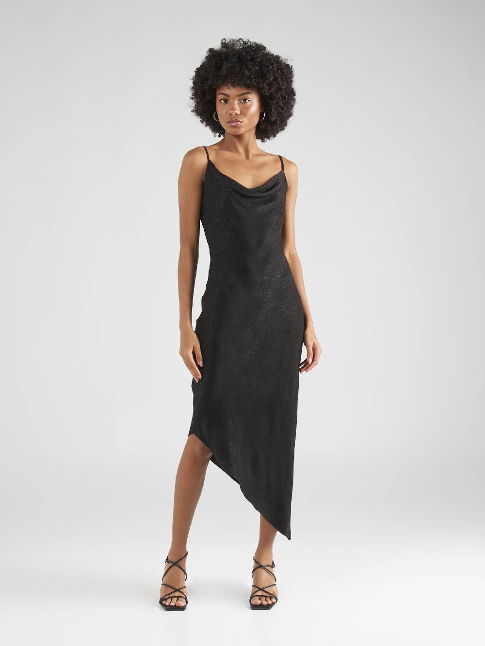 florence by mills exclusive for ABOUT YOU Cocktail Dress 'Mimosa Moment' in Black Top Angebot