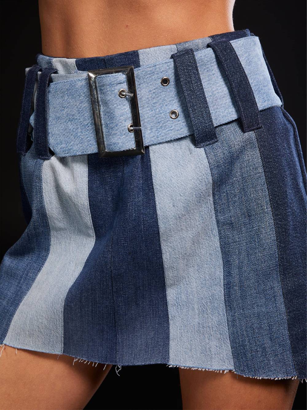Bella x ABOUT YOU Skirt 'Upcycled' in Blue Black Friday Preise