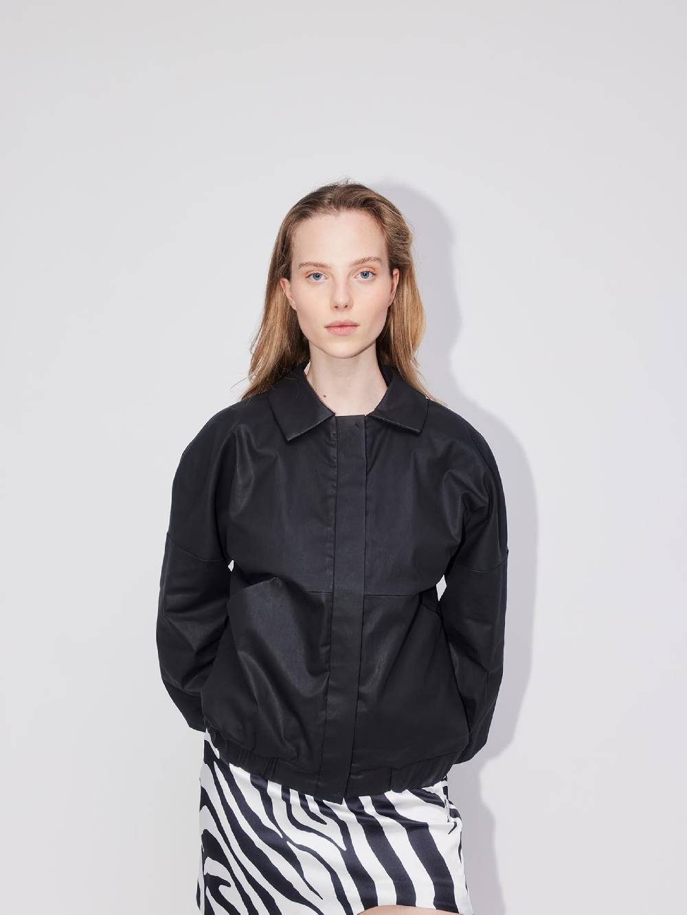Wiederbelebt Between-Season Jacket 'MILA' in Black Blitzverkäufe