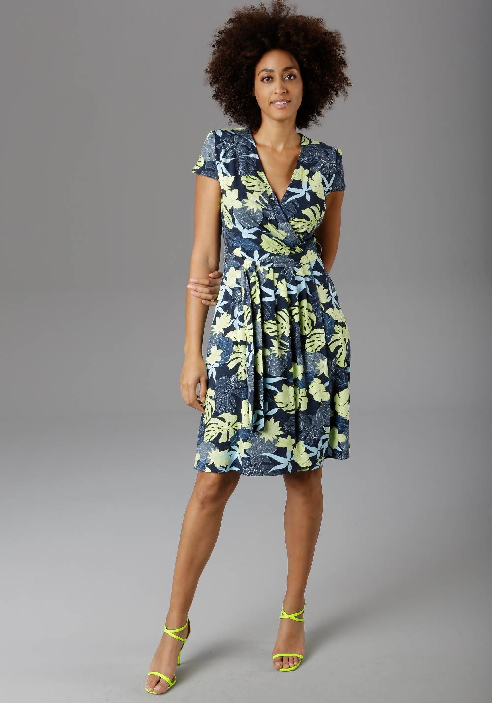 Aniston SELECTED Summer Dress in Mixed Colors Vatertagsangebot