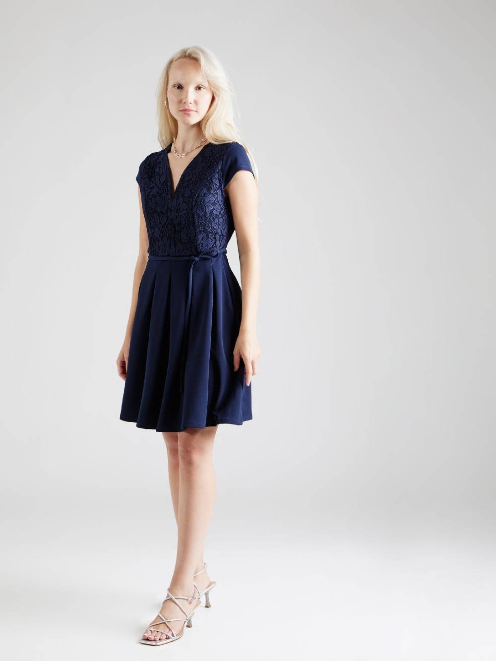VILA Cocktail Dress in Navy Wochenangebot