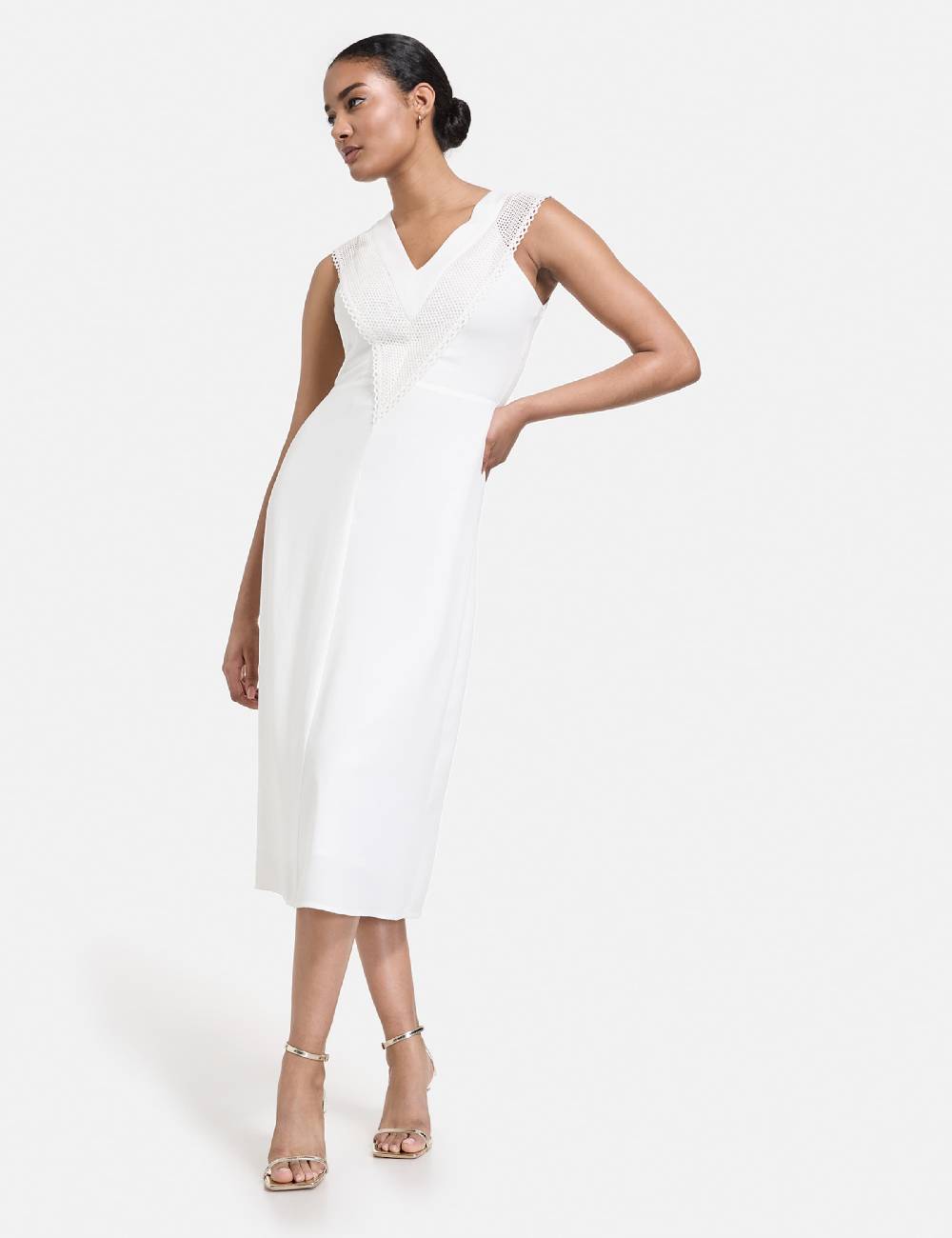 TAIFUN Dress in White Große Rabatte
