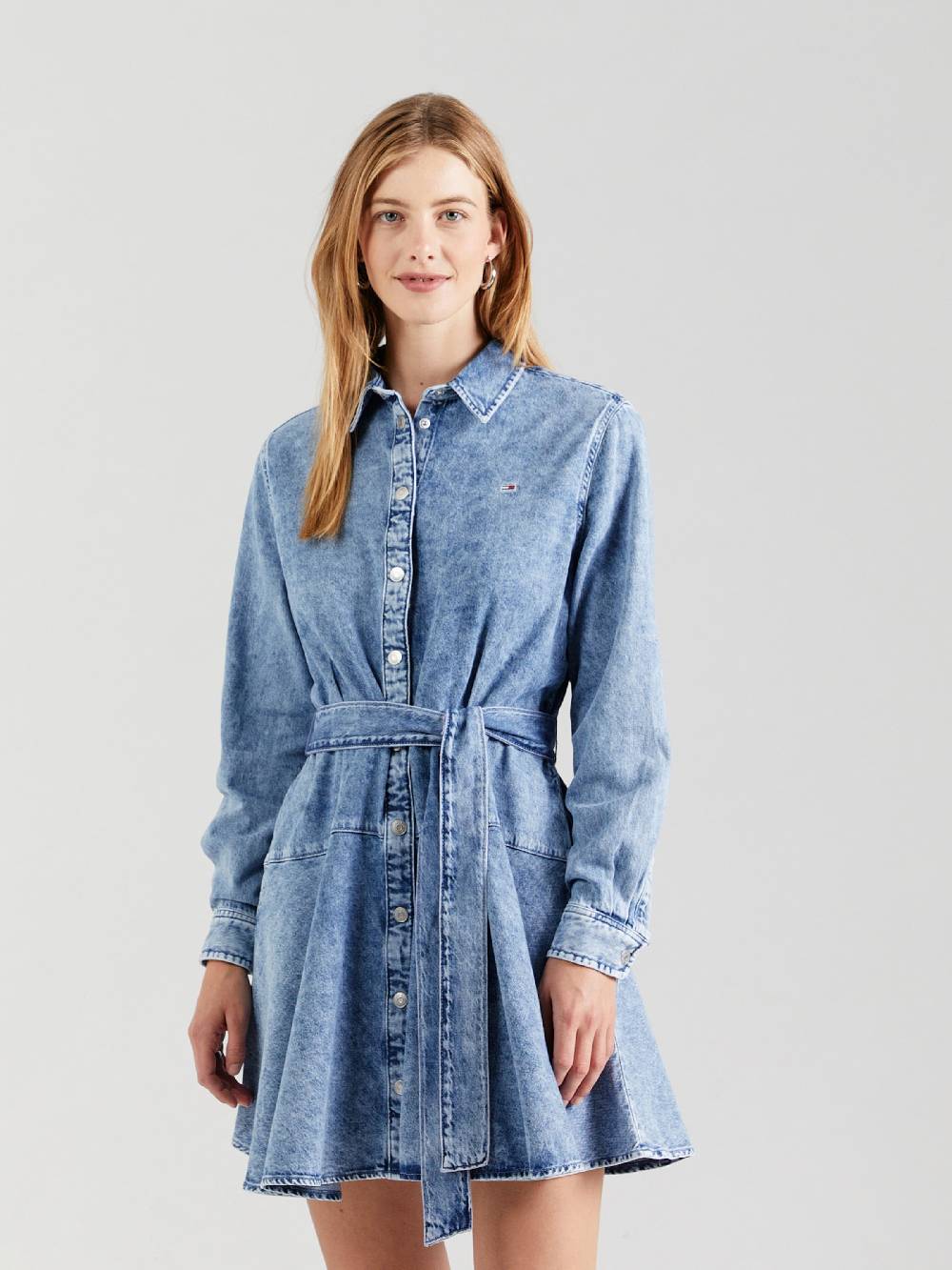 Tommy Jeans Shirt Dress in Blue Denim Neuheiten