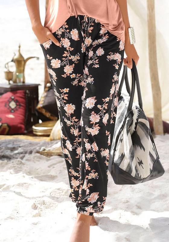 LASCANA Tapered Pants in Black Räumungsverkauf