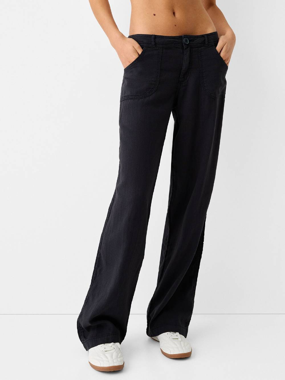 Bershka Loose fit Pants in Black Begrenzte Freigabe