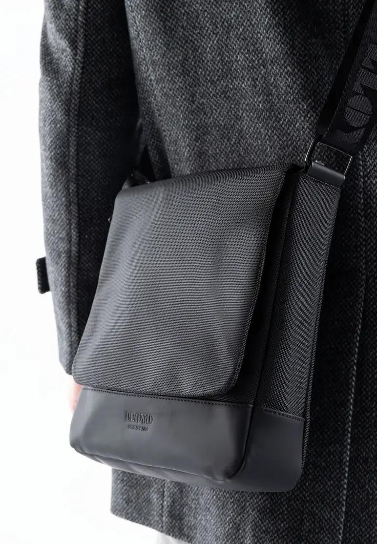 Lloyd Messenger Bag Art. C24-12000-RA Cyber Monday