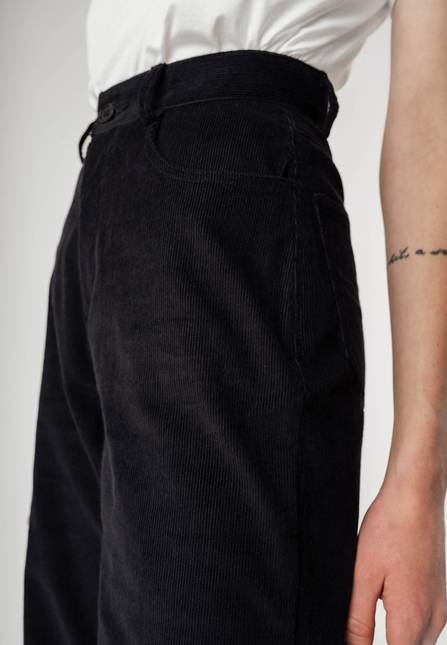Melawear Cord Hose mit hohem Bund und weitem Bein OORJA Exklusivangebot